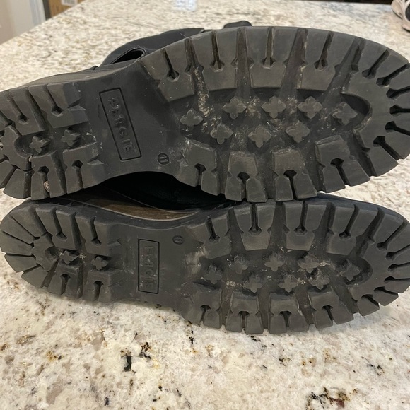 Like New!! Knee-high boots - Picture 2 of 3